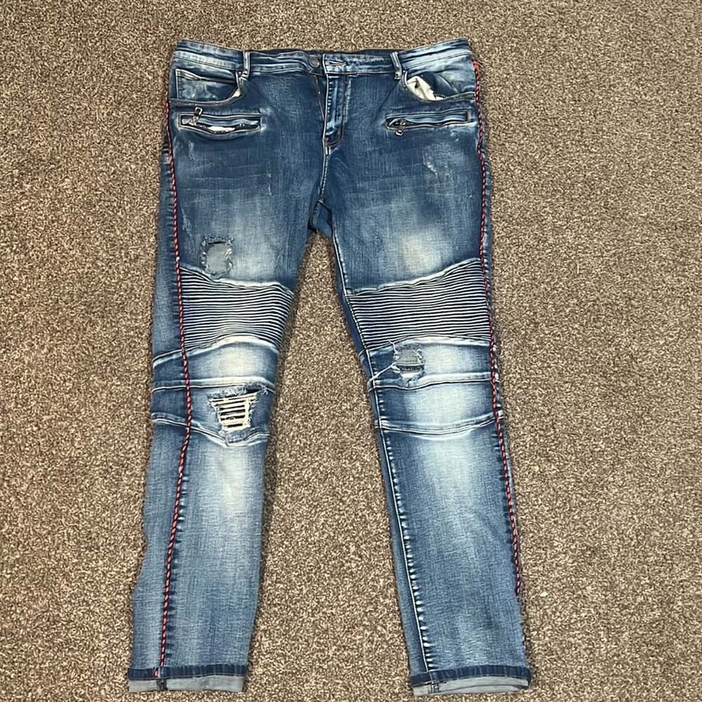 Embellish jeans with red line